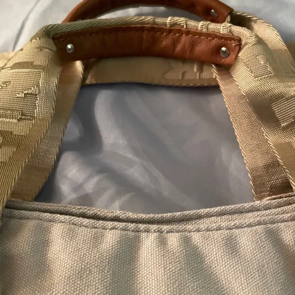 PINK Victoria's Secret Beige Travel Bag in EUC - Picture 3 of 16
